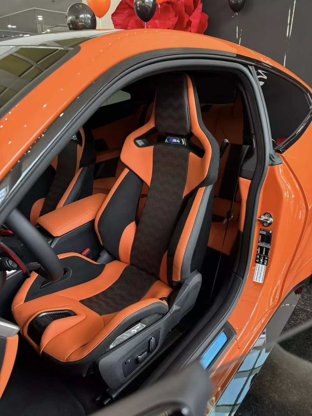 Cận cảnh BMW M4 có giá gần 7 tỷ đồng đầu tiên về Việt Nam- Ảnh 3. Cận cảnh BMW M4 có giá gần 7 tỷ đồng đầu tiên về Việt Nam- Ảnh 3.