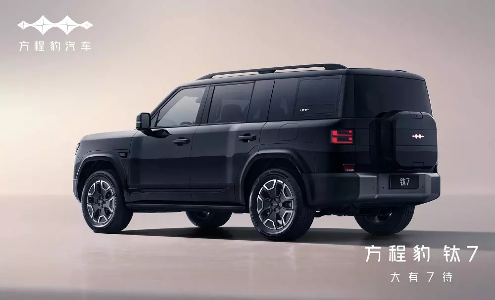 Khu vực bên sườn của Fang Cheng Bao Tai 7 có nét giống Lexus GX