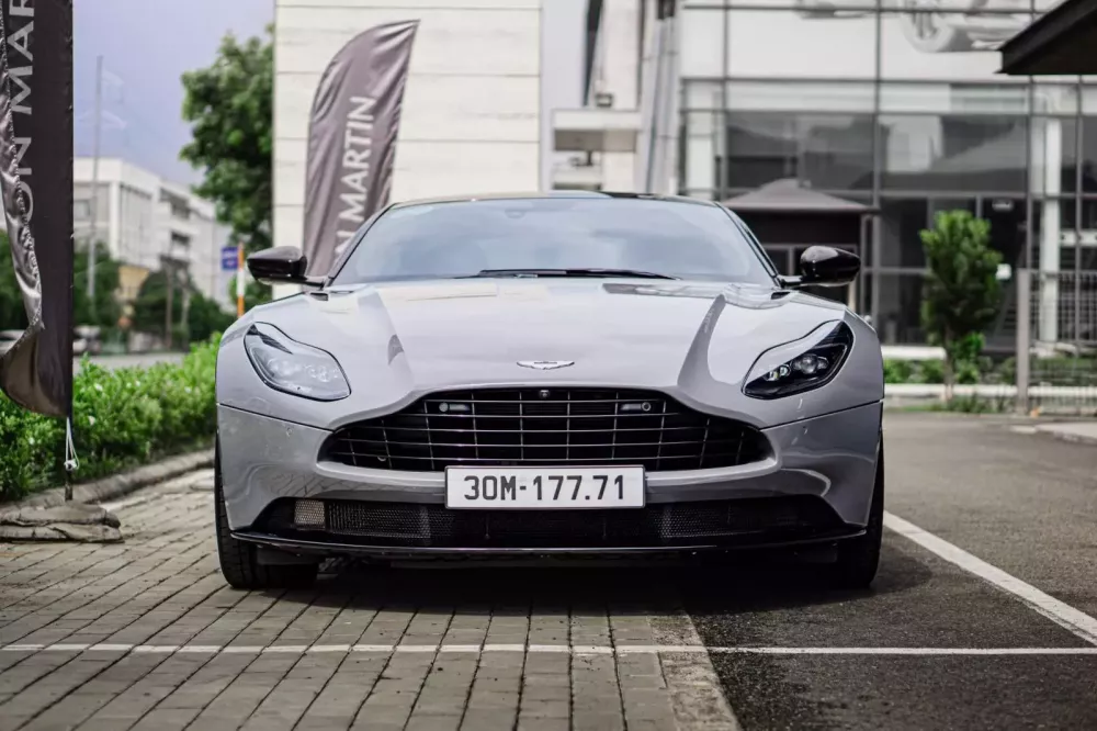 Aston Martin DB11 V8 lại về Hà Nội chỉ sau 3 tuần có mặt ở Tp.HCM- Ảnh 1.