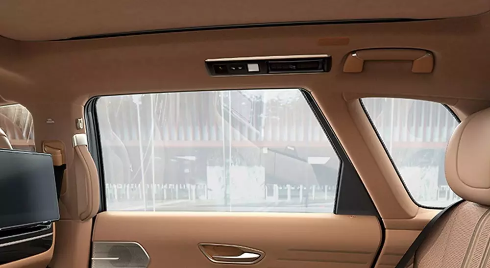 Kính cửa sổ của Toyota Century 2026 ở chế độ bán trong suốt