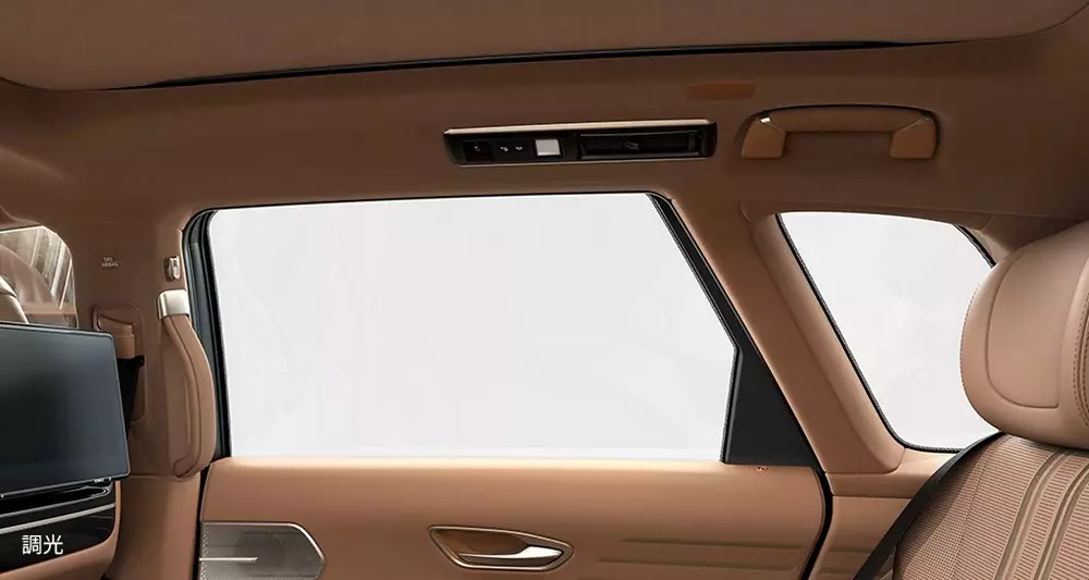 Kính cửa sổ của Toyota Century 2026 ở chế độ mờ hoàn toàn