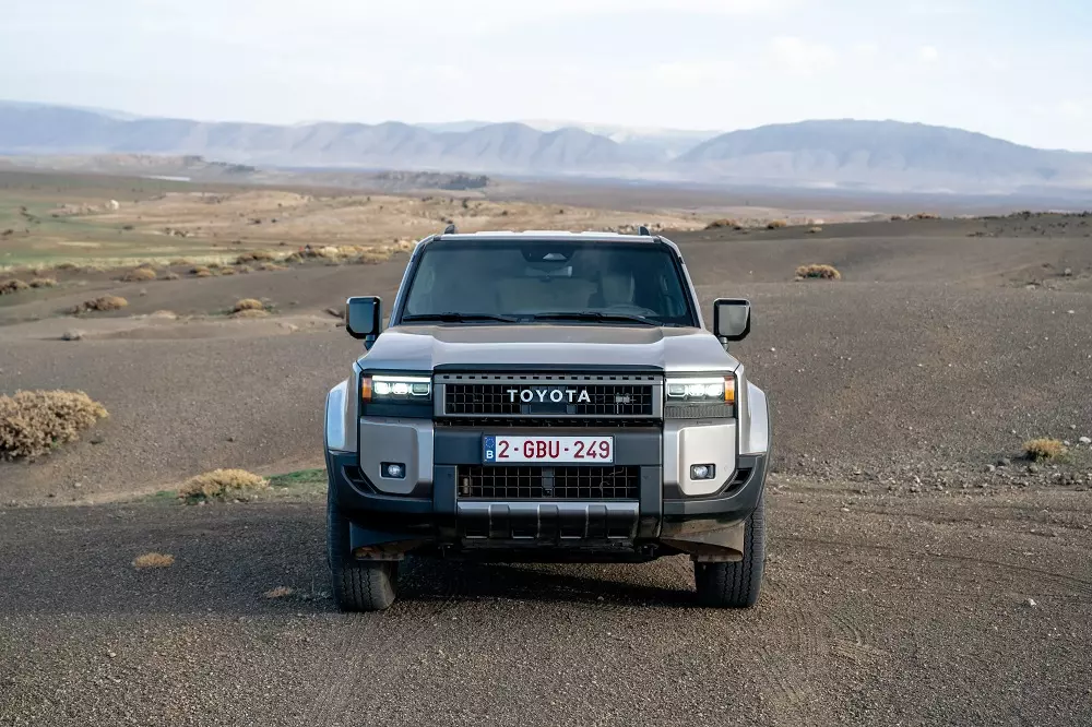 Toyota Land Cruiser Hybrid 48V không thay đổi về mặt thiết kế