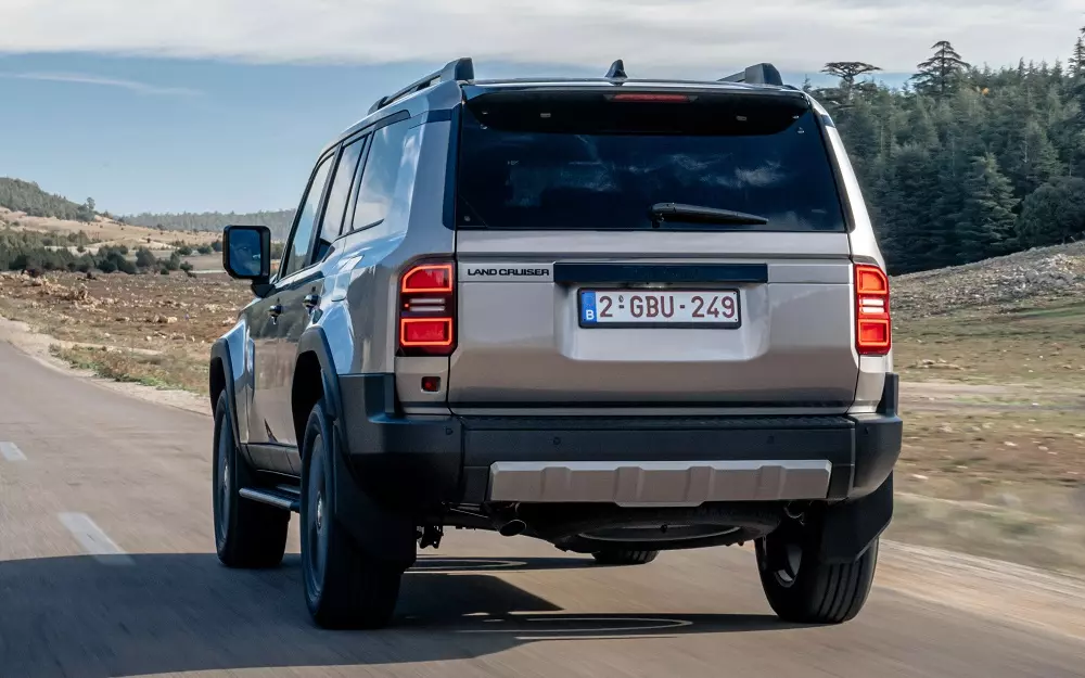 Toyota Land Cruiser Hybrid 48V dùng chung động cơ với Hilux Hybrid 48V