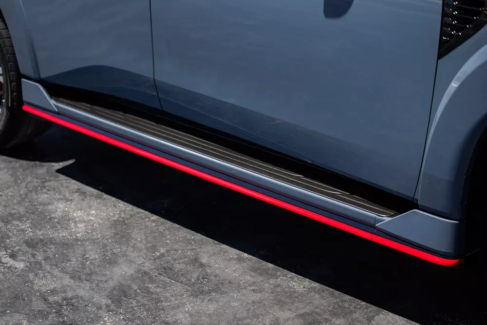 Bệ bước chân của Nissan Patrol Nismo 