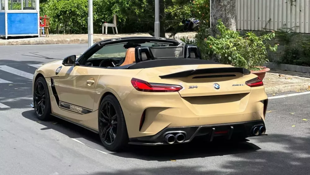 Xe thể thao mui trần BMW Z4 mang phong cách lạ mắt ở Tp.HCM- Ảnh 3.