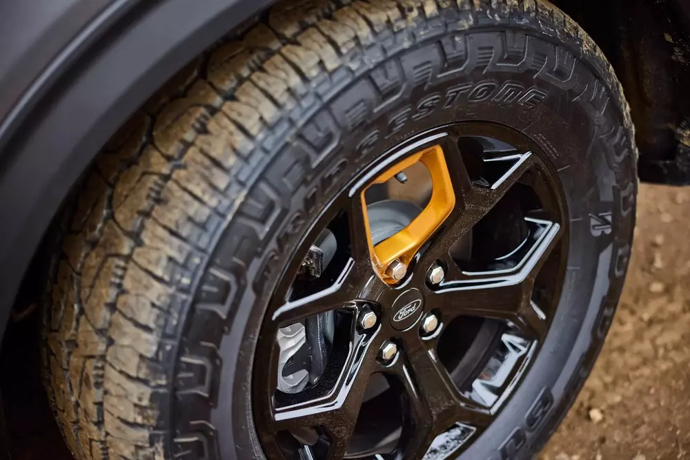 Mâm 18 inch đi kèm lốp địa hình của Ford Explorer Tremor 2026