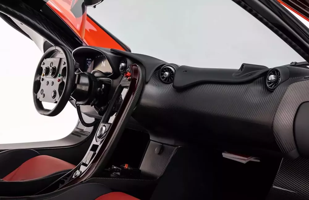 Cận cảnh siêu xe đua McLaren P1 GTR hợp pháp để lưu thông trên đường phố, cái giá phải trả hơi "đau ví"- Ảnh 4. Cận cảnh siêu xe đua McLaren P1 GTR hợp pháp để lưu thông trên đường phố, cái giá phải trả hơi "đau ví"- Ảnh 4.