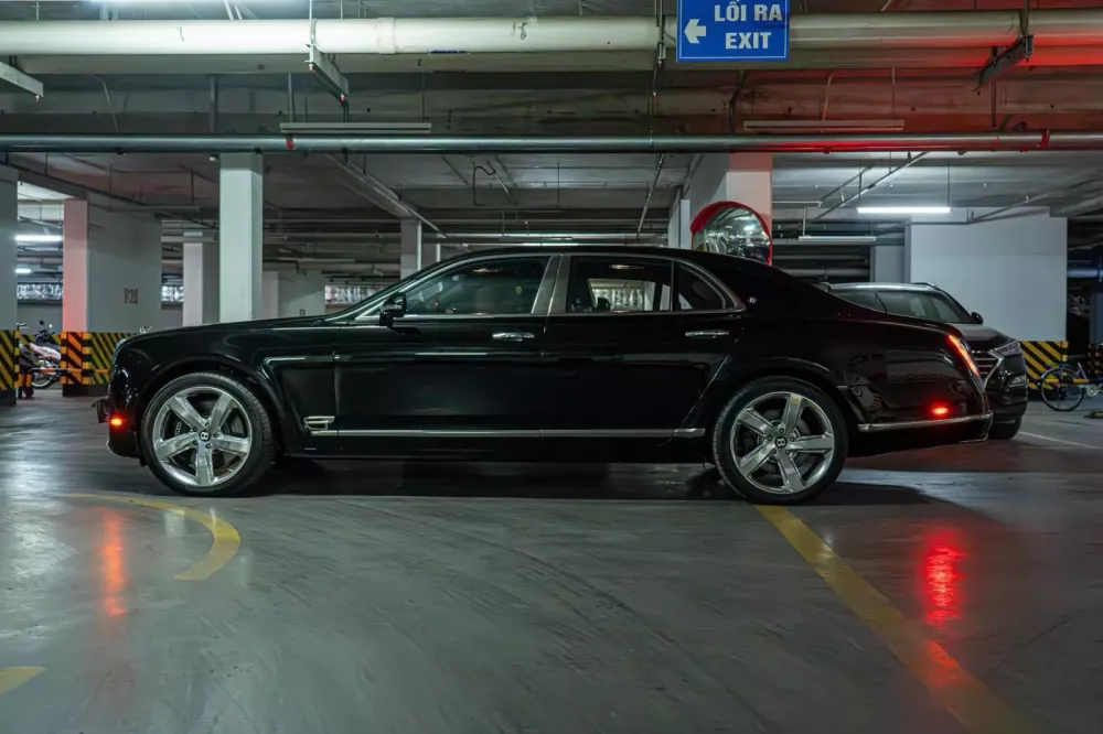 Hàng độc Bentley Mulsanne Le Mans Edition lại tái xuất trên thị trường tại hi88 cũ, khi nào mới hết bị rao?- Ảnh 1.