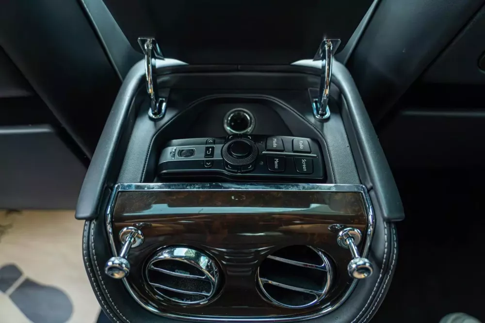 Hàng độc Bentley Mulsanne Le Mans Edition lại tái xuất trên thị trường tại hi88 cũ, khi nào mới hết bị rao?- Ảnh 7.
