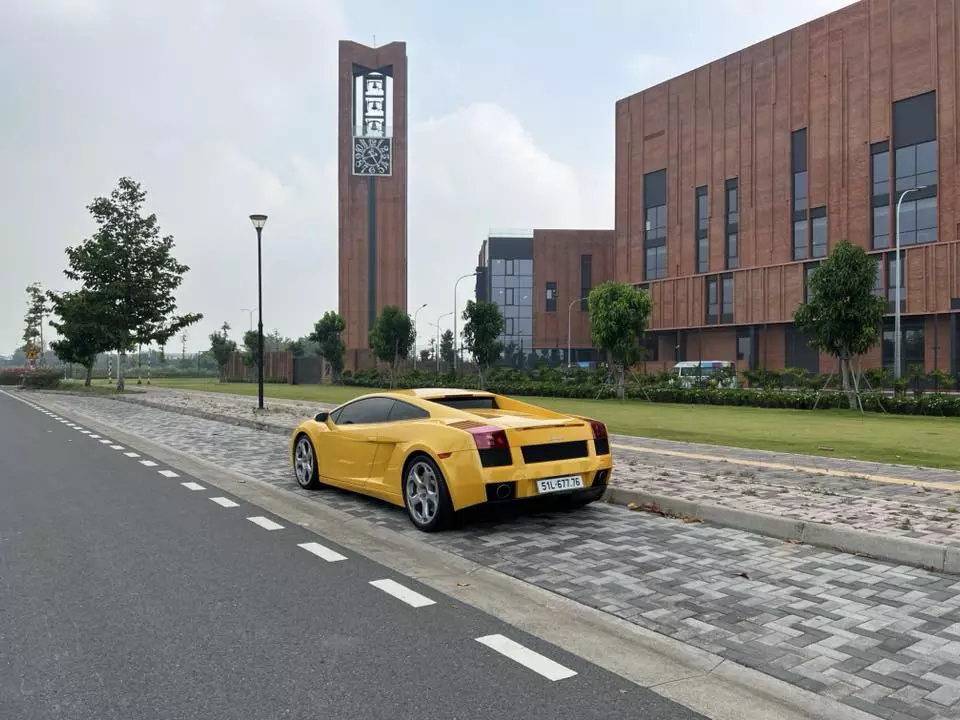 "Bò già" Lamborghini Gallardo của doanh nhân Long An- Ảnh 5. "Bò già" Lamborghini Gallardo của doanh nhân Long An- Ảnh 5.