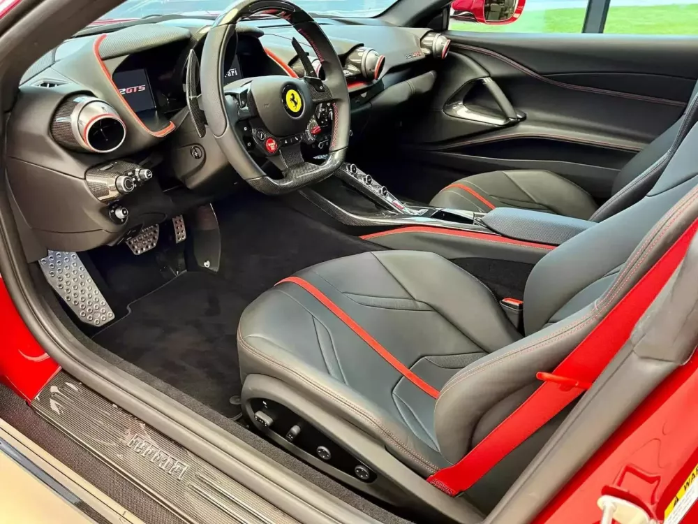 Vì sao Ferrari 812 GTS tăng giá dù đã dừng sản xuất?- Ảnh 4.