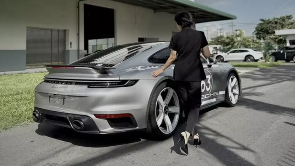 Porsche 911 Turbo 50 Years đầu tiên cập bến thị trường Việt Nam, giá hơn 20 tỷ đồng- Ảnh 4. Porsche 911 Turbo 50 Years đầu tiên cập bến thị trường Việt Nam, giá hơn 20 tỷ đồng- Ảnh 4.