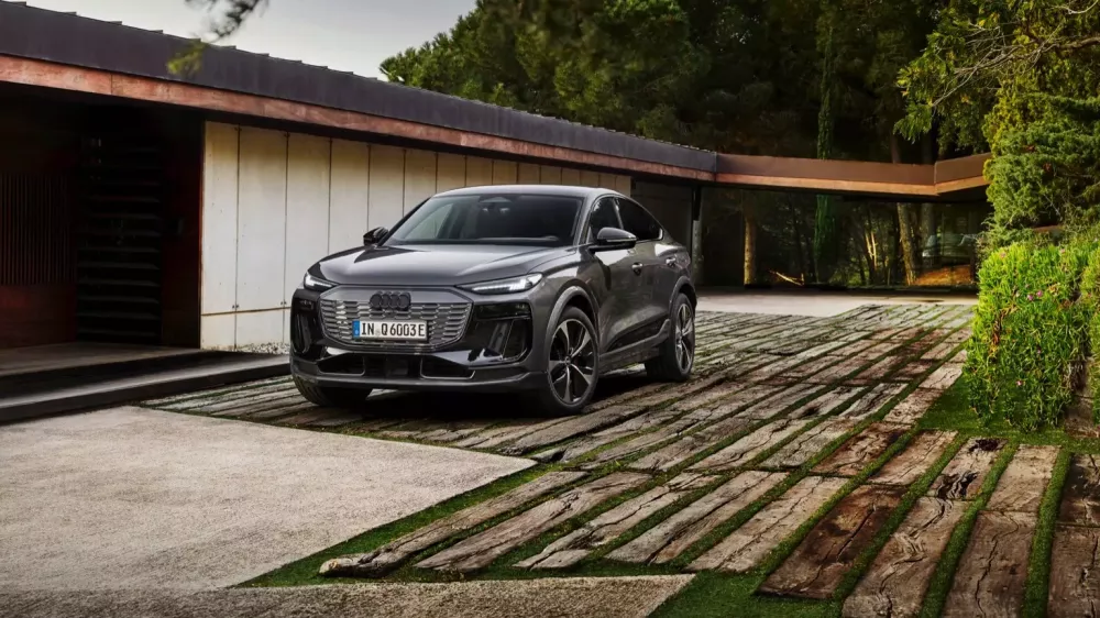 Audi Q6 e-tron chạy hơn 600 km không tốn 1 giọt xăng nào đã có mặt tại Việt Nam, giá 3,1 tỷ đồng- Ảnh 2. Audi Q6 e-tron chạy hơn 600 km không tốn 1 giọt xăng nào đã có mặt tại Việt Nam, giá 3,1 tỷ đồng- Ảnh 2.