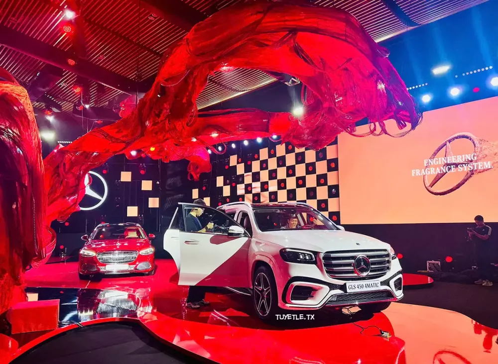 Mercedes-Benz Việt Nam trưng bày dàn hi88.com đăng nhập trị giá lên đến 100 tỷ đồng tại sự kiện LiveRARE.