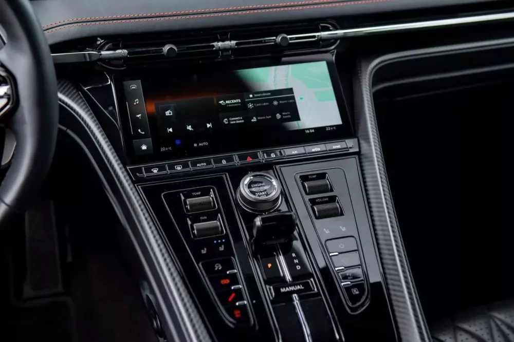 Đánh giá nhanh Aston Martin DB12 tại Việt Nam: Kỷ nguyên mới của sự sang trọng và xe hiệu suất cao- Ảnh 15. Đánh giá nhanh Aston Martin DB12 tại Việt Nam: Kỷ nguyên mới của sự sang trọng và xe hiệu suất cao- Ảnh 15.