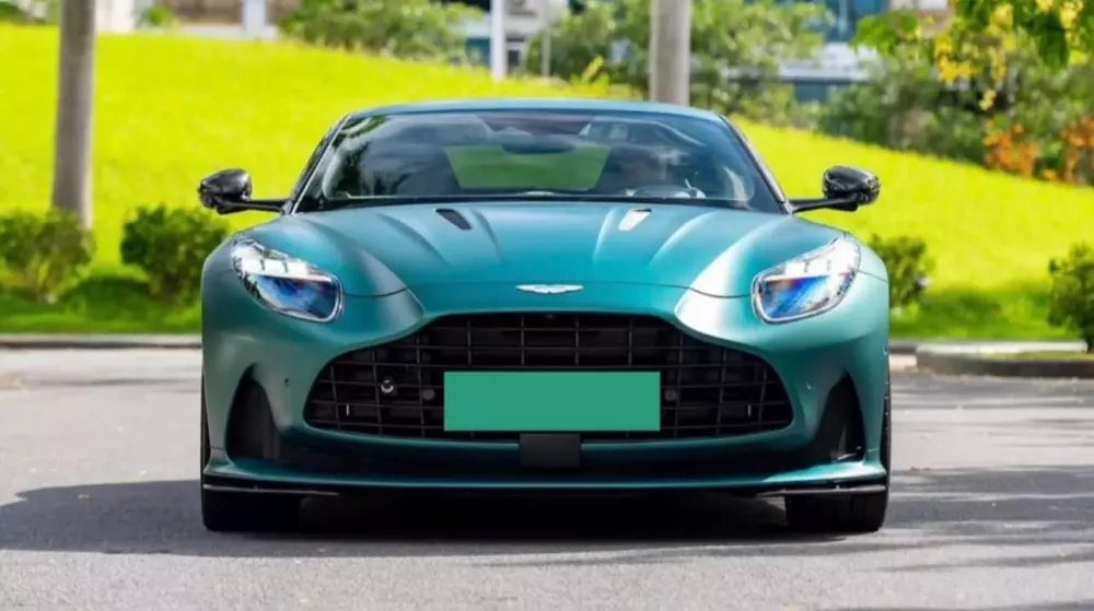 Đánh giá nhanh Aston Martin DB12 tại Việt Nam: Kỷ nguyên mới của sự sang trọng và xe hiệu suất cao- Ảnh 2. Đánh giá nhanh Aston Martin DB12 tại Việt Nam: Kỷ nguyên mới của sự sang trọng và xe hiệu suất cao- Ảnh 2.