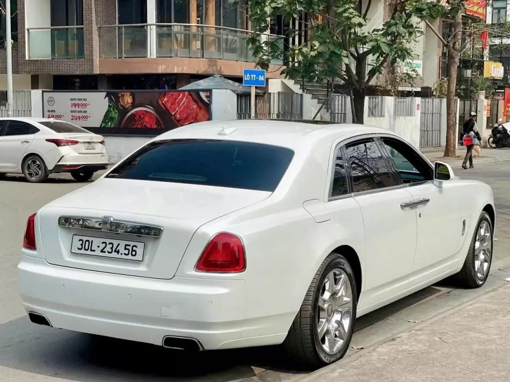 Rolls-Royce Ghost đời đầu được chào bán hơn 4 tỷ đồng, biển số mới là điểm nhấn thật sự- Ảnh 1. Rolls-Royce Ghost đời đầu được chào bán hơn 4 tỷ đồng, biển số mới là điểm nhấn thật sự- Ảnh 1.