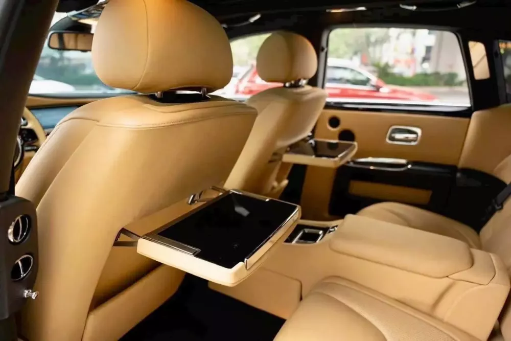 Rolls-Royce Ghost đời đầu được chào bán hơn 4 tỷ đồng, biển số mới là điểm nhấn thật sự- Ảnh 3. Rolls-Royce Ghost đời đầu được chào bán hơn 4 tỷ đồng, biển số mới là điểm nhấn thật sự- Ảnh 3.