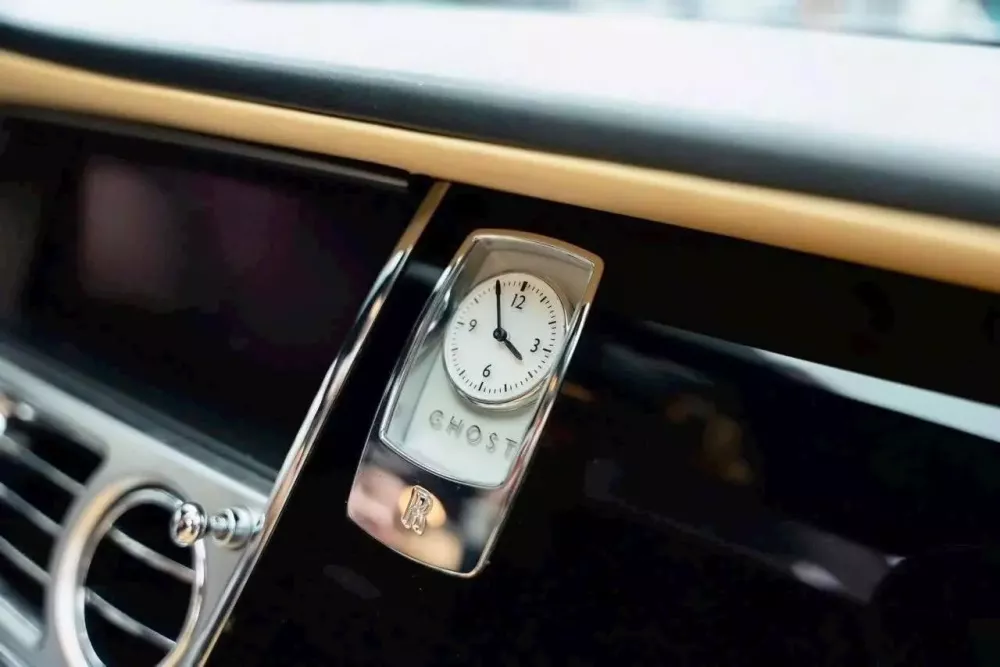 Rolls-Royce Ghost đời đầu được chào bán hơn 4 tỷ đồng, biển số mới là điểm nhấn thật sự- Ảnh 6. Rolls-Royce Ghost đời đầu được chào bán hơn 4 tỷ đồng, biển số mới là điểm nhấn thật sự- Ảnh 6.