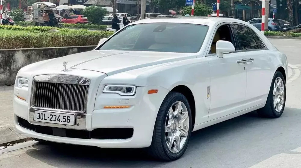 Rolls-Royce Ghost đời đầu được chào bán hơn 4 tỷ đồng, biển số mới là điểm nhấn thật sự- Ảnh 2.