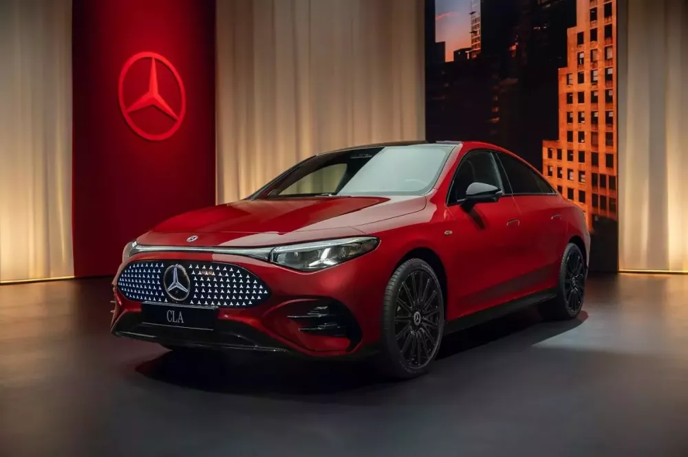 Mercedes-Benz CLA bán chạy như tôm tươi, hãng sản xuất không kịp
