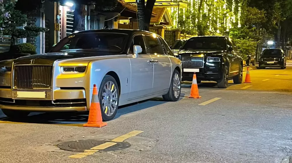 Đại gia Hà Nội: Chốt Rolls-Royce Phantom VIII và Rolls-Royce Cullinan- Ảnh 4. Đại gia Hà Nội: Chốt Rolls-Royce Phantom VIII và Rolls-Royce Cullinan- Ảnh 4.