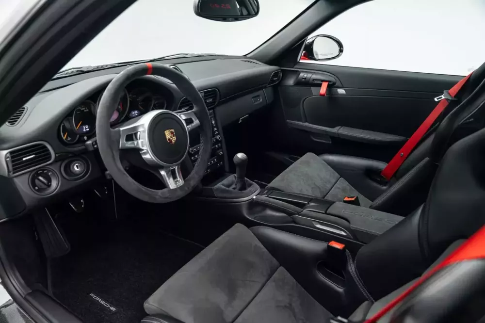 Porsche 911 GT3 RS 4.0 2011 tuổi được chào bán gần 3 triệu đô la, tăng gấp 10 lần so với giá khởi điểm- Ảnh 6. Porsche 911 GT3 RS 4.0 2011 tuổi được chào bán gần 3 triệu đô la, tăng gấp 10 lần so với giá khởi điểm- Ảnh 6.