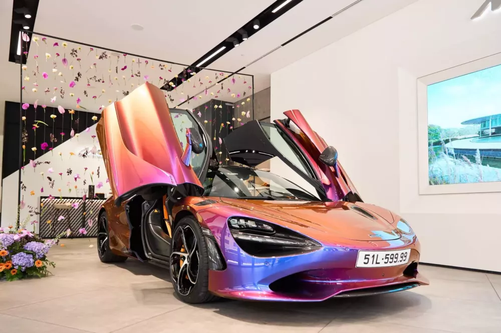 McLaren 750S độc nhất Việt Nam với màu sơn đã hơn 2 tỷ đồng dạo phố tại Đà Lạt- Ảnh 1.