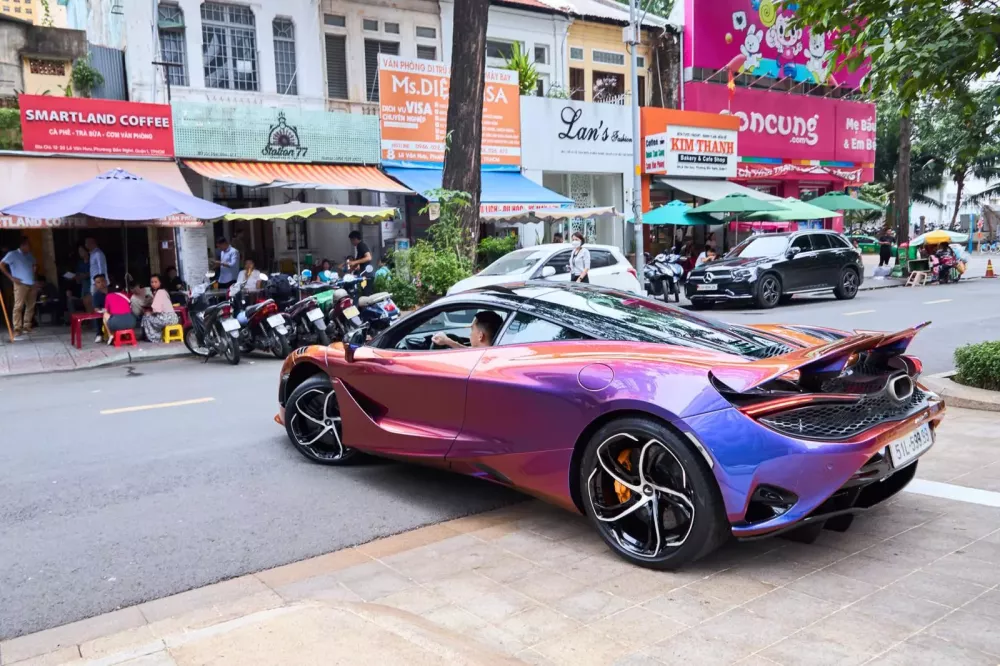 McLaren 750S độc nhất Việt Nam với màu sơn đã hơn 2 tỷ đồng dạo phố tại Đà Lạt- Ảnh 2.