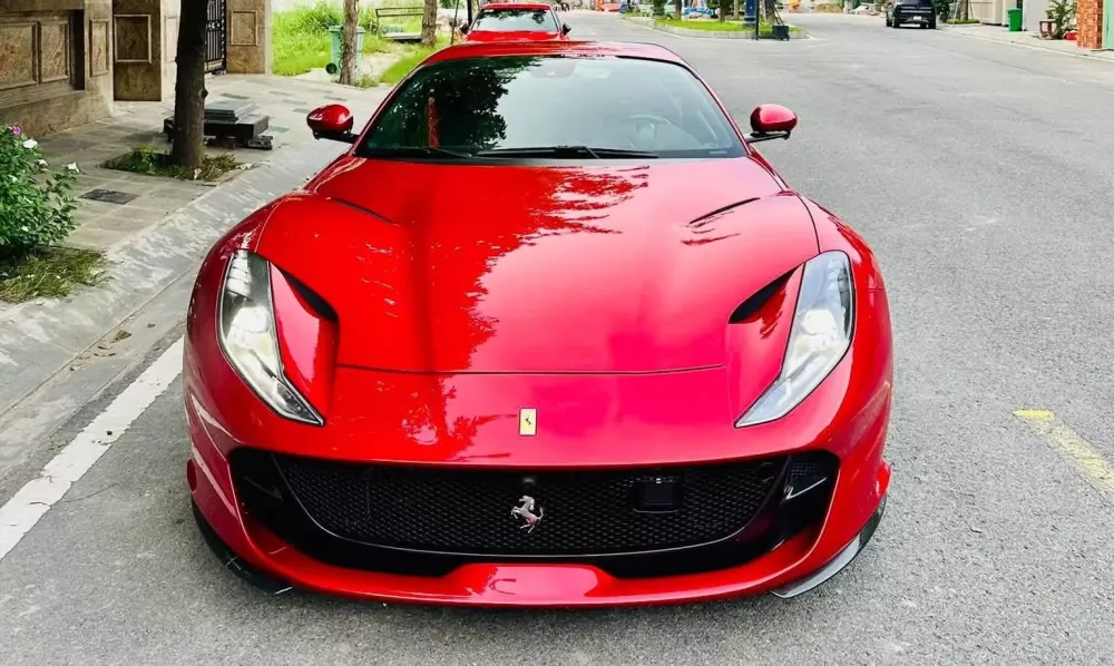 Bắt gặp siêu hi88.com - hi88.win mui trần Ferrari 812 GTS đầu tiên lăn bánh trên đường phố- Ảnh 1.