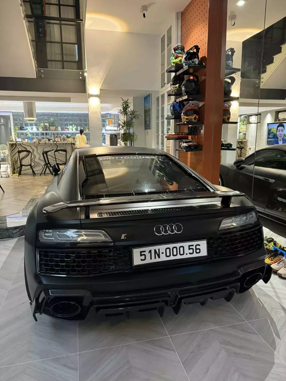 Audi R8 V10 Plus mang biển số đầy ý nghĩa với chủ xe- Ảnh 2. Audi R8 V10 Plus mang biển số đầy ý nghĩa với chủ xe- Ảnh 2.