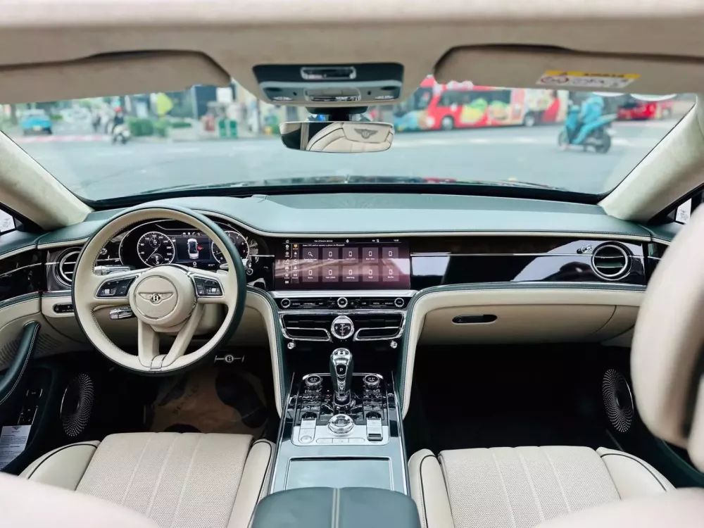 Bentley hi88 hi880 mang màu xanh lục bảo ở Tp.HCM- Ảnh 6.