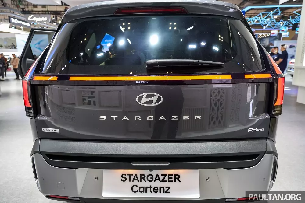 Hyundai Stargazer 2026 màu xám