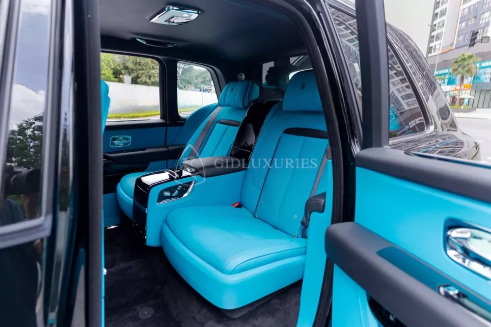 Đánh giá nhanh Rolls-Royce Cullinan Series II đầu tiên về Việt Nam: Đẳng cấp cho đại gia nào thích trải nghiệm- Ảnh 5. Đánh giá nhanh Rolls-Royce Cullinan Series II đầu tiên về Việt Nam: Đẳng cấp cho đại gia nào thích trải nghiệm- Ảnh 5.