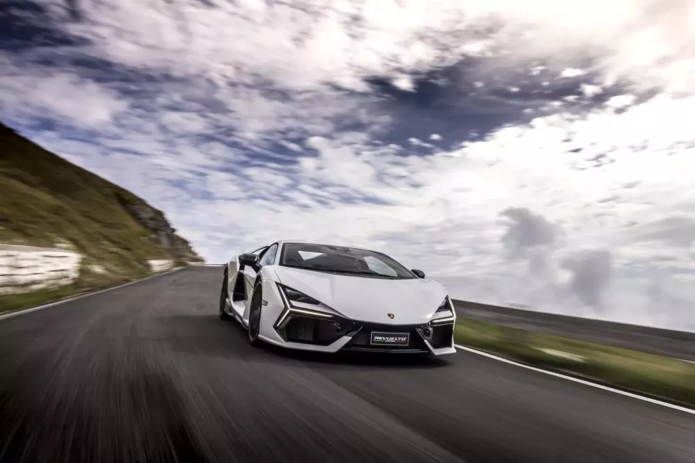 Tính đặt mua Lamborghini Revuelto hơn 40 tỷ đồng nhưng xe bị thu hồi nên thôi- Ảnh 1.