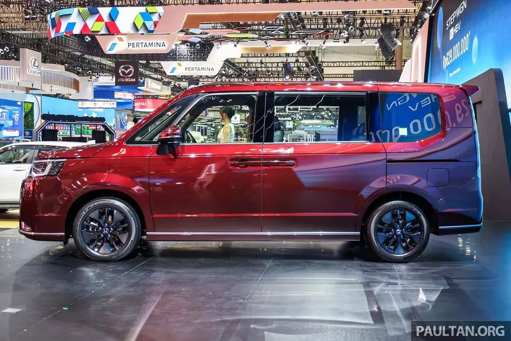 Honda StepWGN e:HEV là MPV cỡ trung
