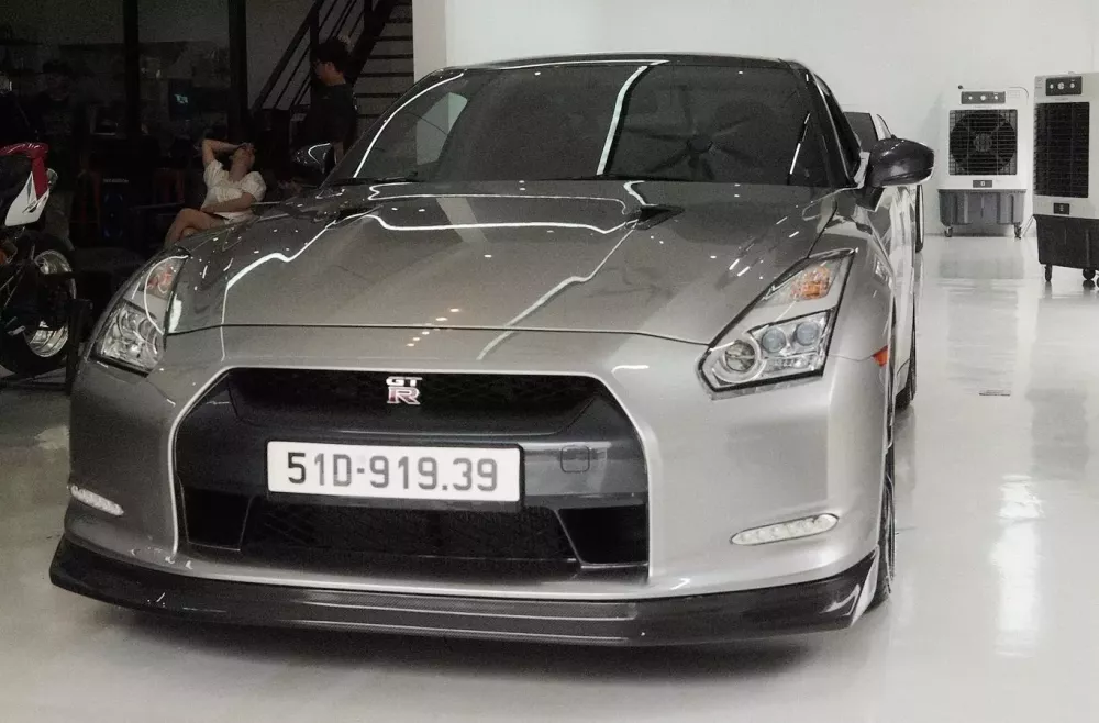 Nissan GT-R R35 lạ mắt bất ngờ xuất hiện tại Tp.HCM- Ảnh 1. Nissan GT-R R35 lạ mắt bất ngờ xuất hiện tại Tp.HCM- Ảnh 1.