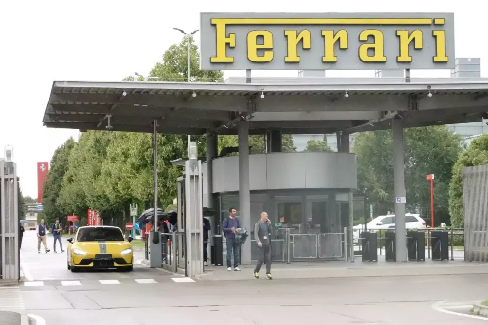 Ferrari âm thầm nghiên cứu mẫu sedan điện nhanh nhất thế giới của Trung Quốc?- Ảnh 1.
