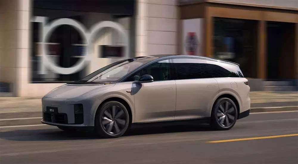 Li Auto i8 là SUV 6 chỗ nhưng có thiết kế như MPV