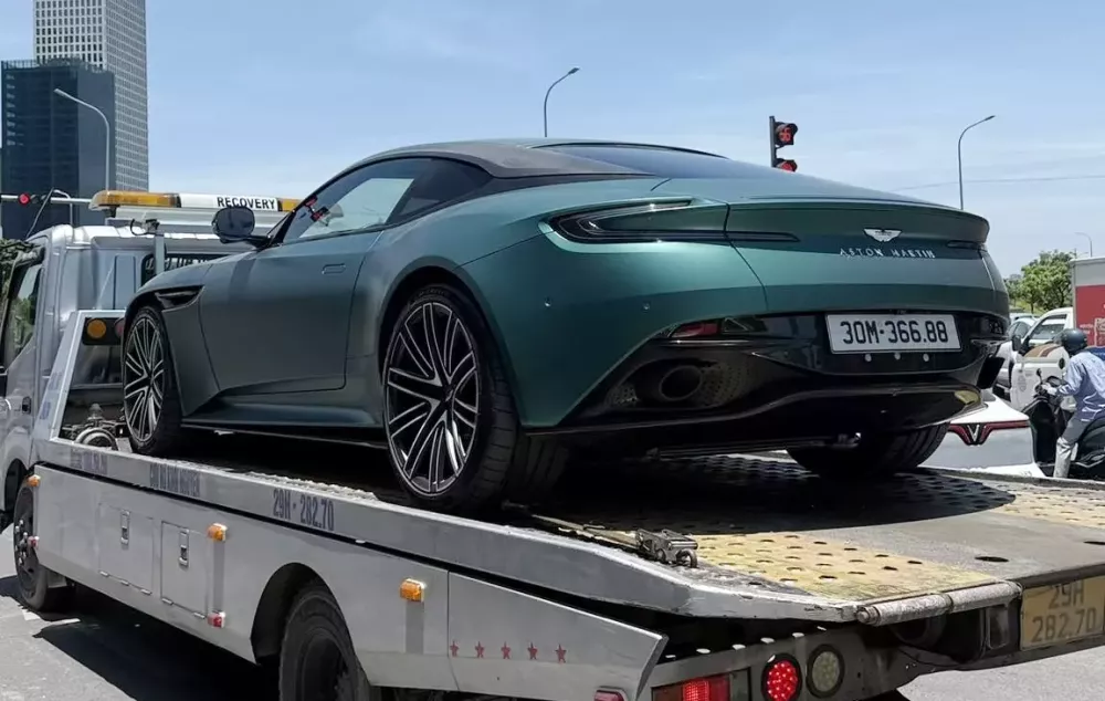 Aston Martin DB12 chỉ mới chạy gần 700km rao bán gần 2 tháng qua đã có chủ nhân- Ảnh 1.