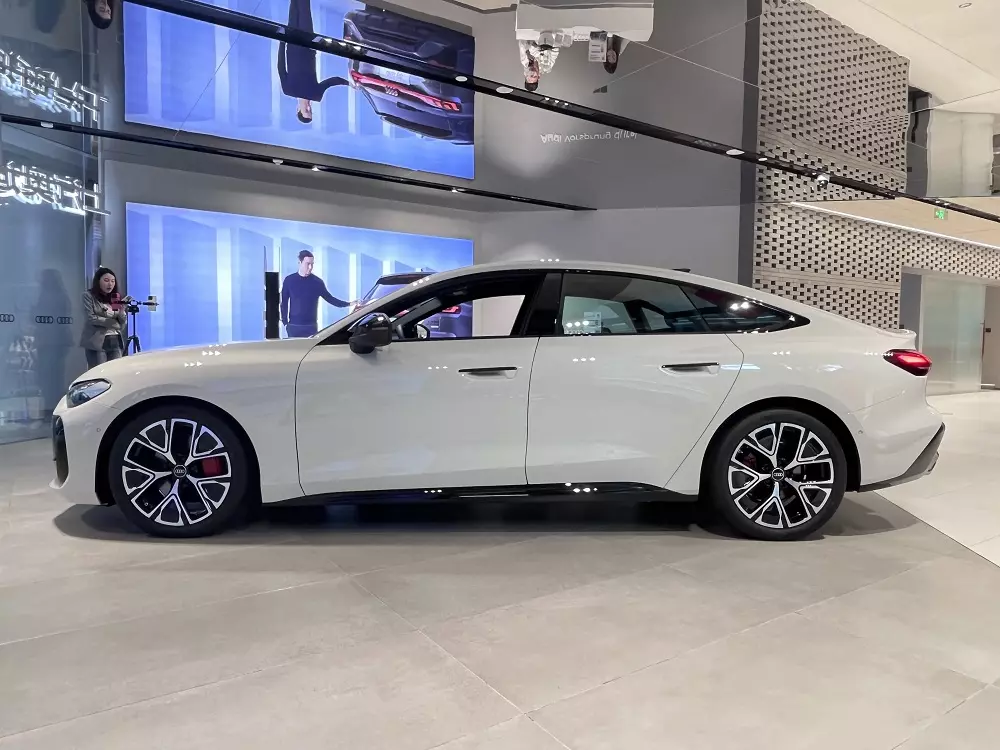 Audi A5L Sportback được kéo dài kích thước để chiều khách Trung Quốc
