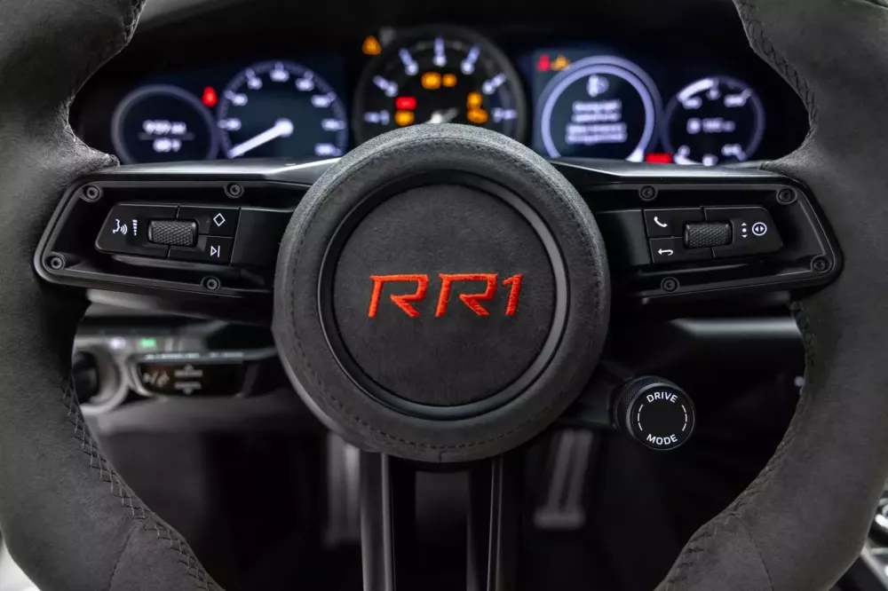 Khám phá Porsche RR1, chiếc xe tăng tốc từ 0-97 km/h chỉ đúng 2 giây- Ảnh 11.
