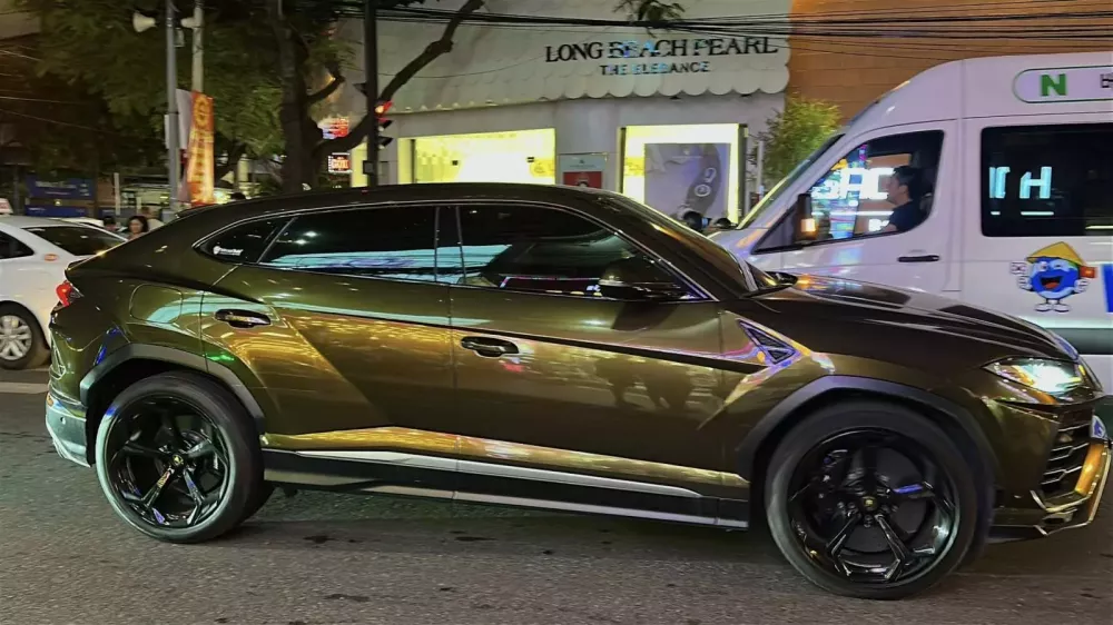 Chi tiết bộ áo đẹp mắt của Lamborghini Urus duy nhất tại Nha Trang- Ảnh 2.