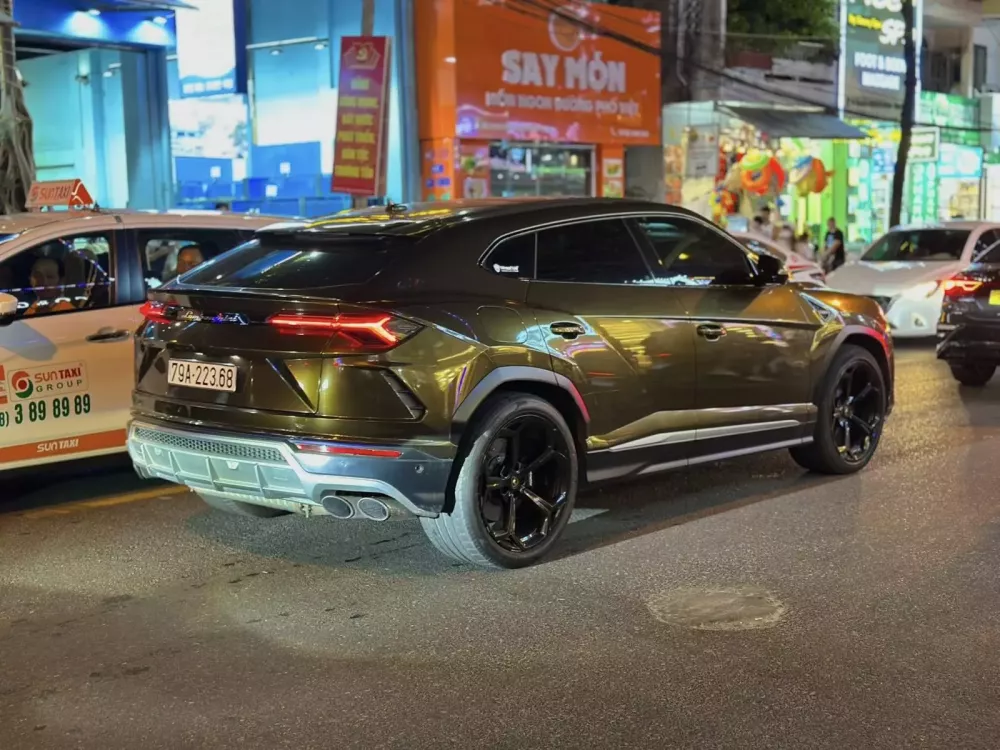 Chi tiết bộ áo đẹp mắt của Lamborghini Urus duy nhất tại Nha Trang- Ảnh 3.