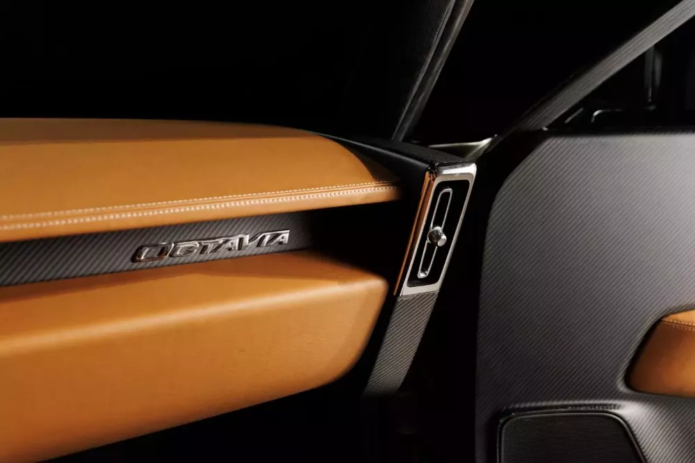 Aston Martin DBS Octavia 1971 trở nên khác lạ khi qua bàn tay của hãng độ này- Ảnh 13.