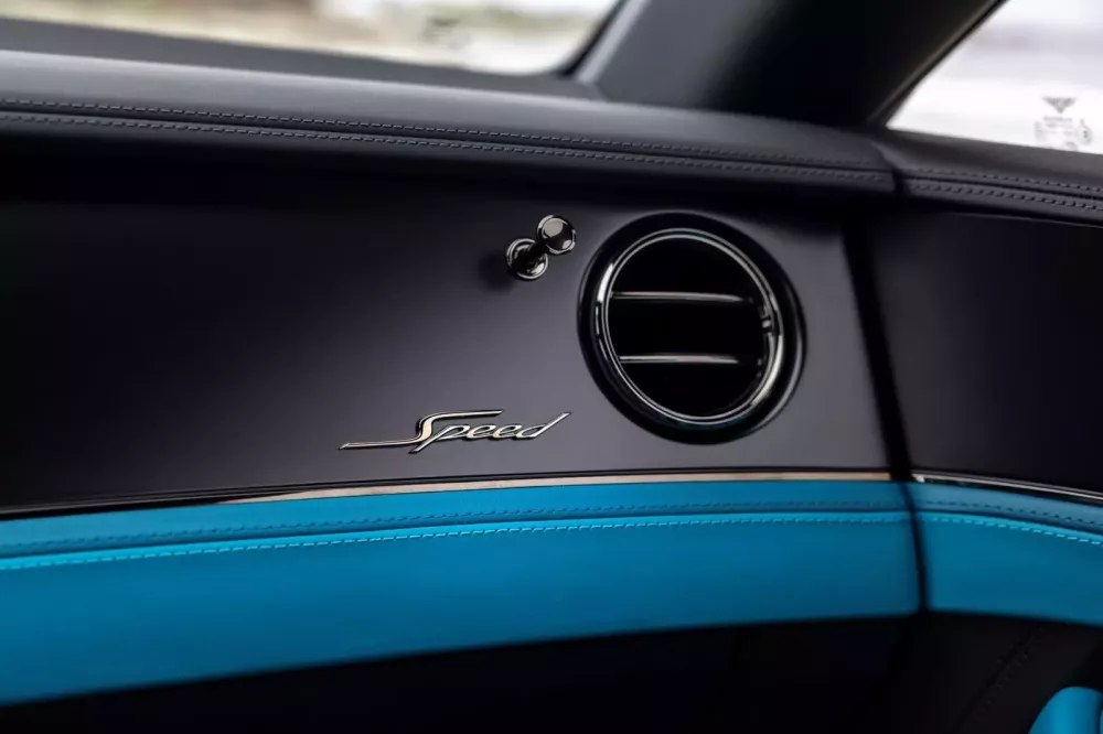 Cùng xem chiếc xe Bentley được xử lý với màu sơn mờ Ombre by Mulliner đầy nghệ thuật- Ảnh 7.
