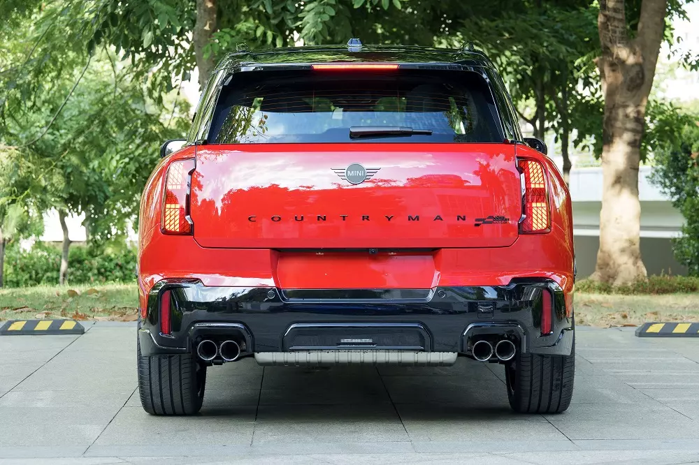 Thiết kế phía sau của MINI John Cooper Works Countryman khá đặc trưng