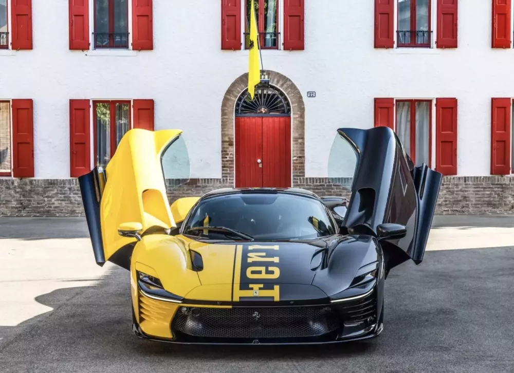 Tỷ phú chi 683 tỷ đồng để đấu giá chiếc Ferrari Daytona SP3 599+1 độc nhất vô nhị- Ảnh 1. Tỷ phú chi 683 tỷ đồng để đấu giá chiếc Ferrari Daytona SP3 599+1 độc nhất vô nhị- Ảnh 1.