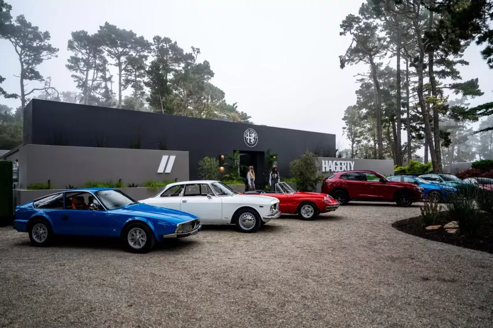 Gặp gỡ Alfa Romeo 33 Stradale: Chiếc xe đẹp nhất thế giới mới ra mắt tại Mỹ, giá dự kiến 1,8 triệu USD- Ảnh 7.