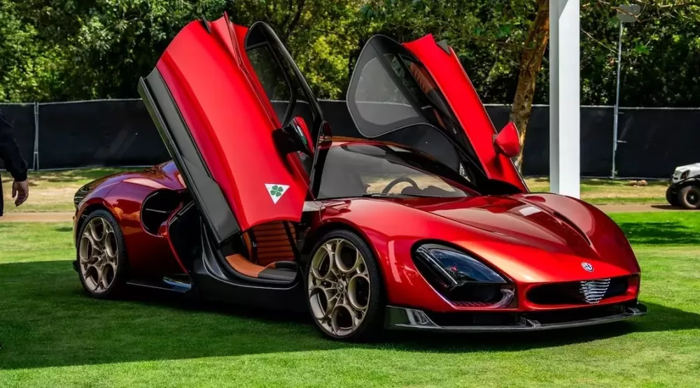 Gặp gỡ Alfa Romeo 33 Stradale: Chiếc xe đẹp nhất thế giới mới ra mắt tại Mỹ, giá dự kiến 1,8 triệu USD- Ảnh 2.
